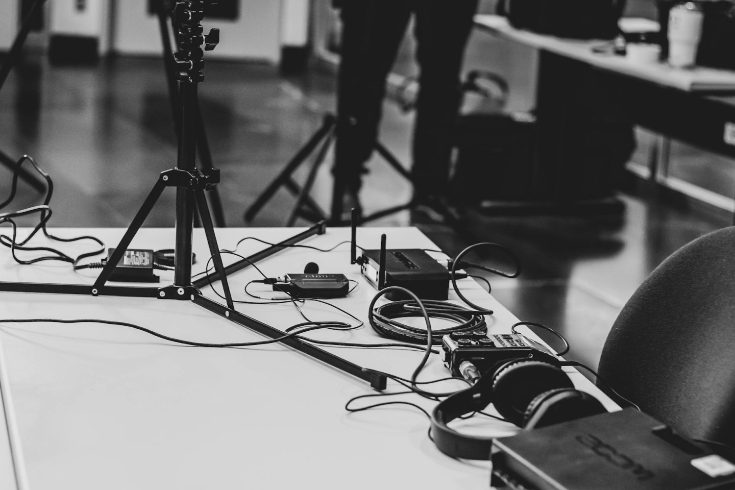 2h-media-vtiIy_3TAro-unsplash